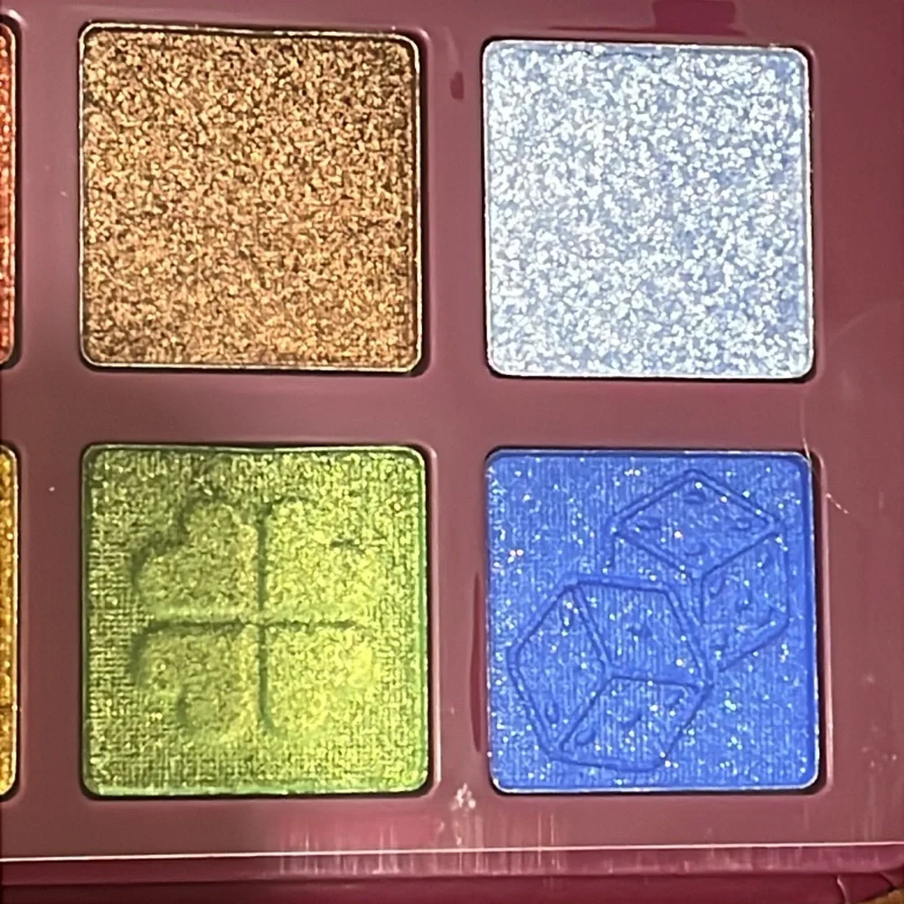 NEW Shimmer eyeshadow palette, 12 bold colors: Welcome to SIN CITY- Las Vegas - Picture 8 of 10